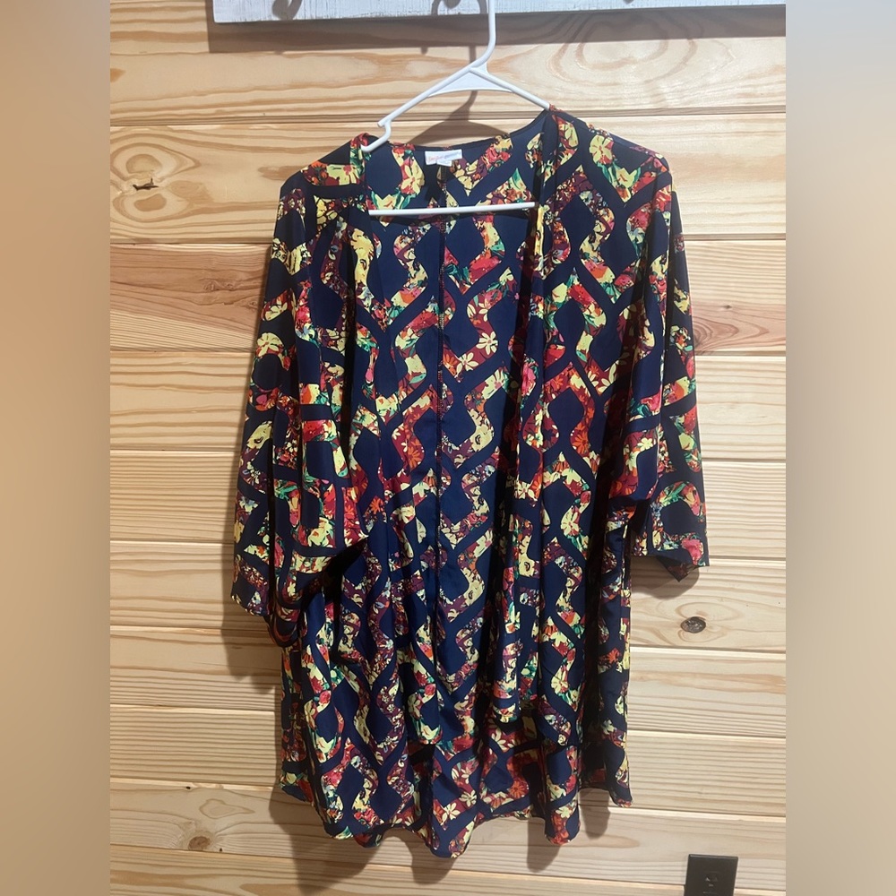 LulaRoe Lindsay Kimono Size Large